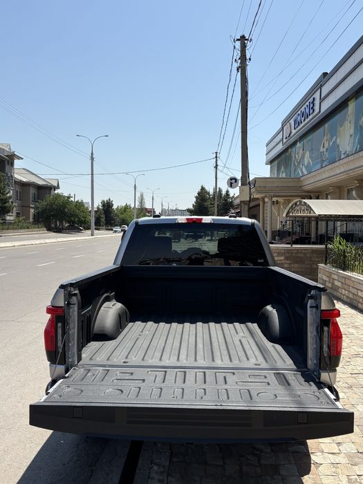Ford F-150 Lightning EV 520km 4x4 Dual Motor