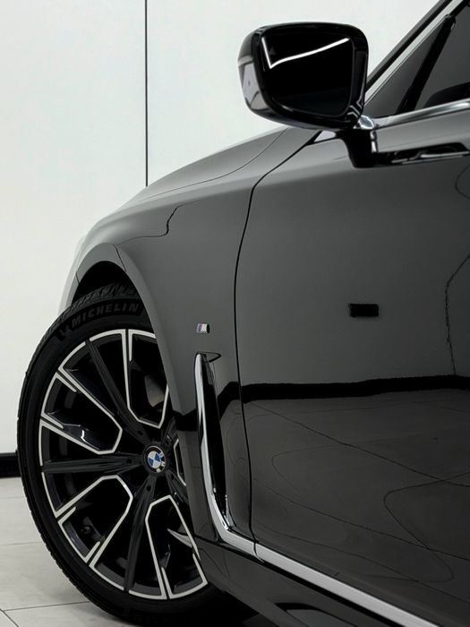 BMW 730i xDrive 2021