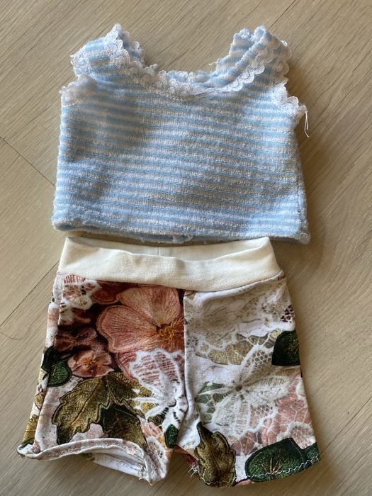 Vand påpuså cu scaun si suport baie.