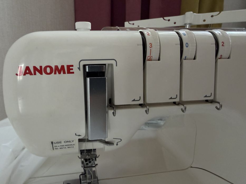 Распошивальная машина Janome CoverPro 7