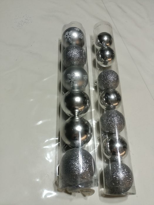 Ёлочные игрушки.