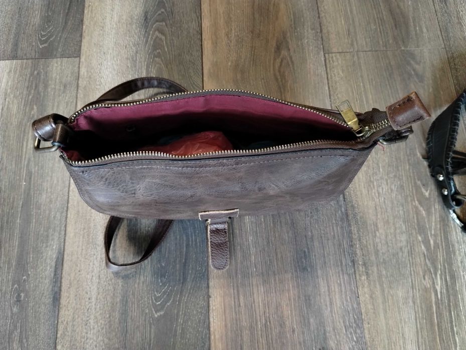 Дамски чанти от естествена кожа.