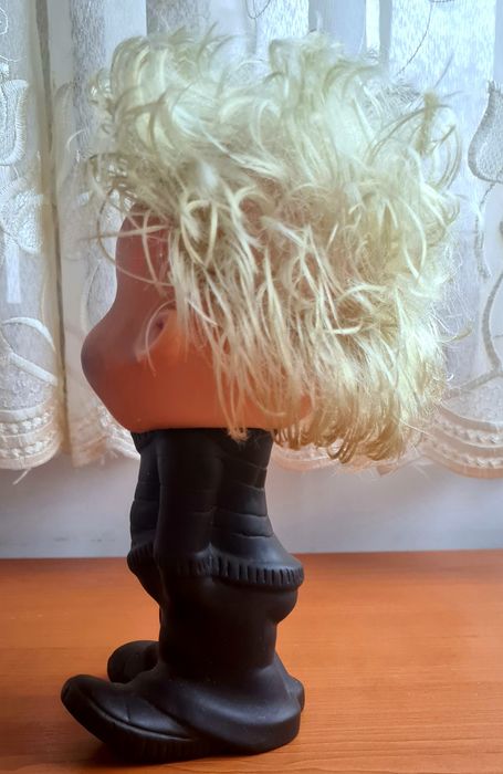 Papusa Aradeanca Ștrengar Coșar