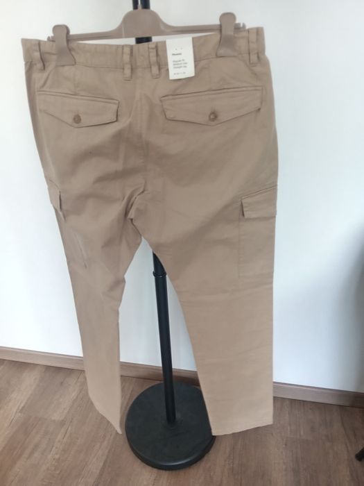 Vând pantaloni casual pt bărbați