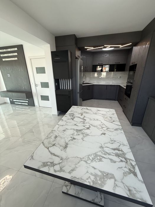 Продава се Тристаен апартамент в Велико Търново, Акация - 104 кв.м за 954 €/кв.м - Снимка #1