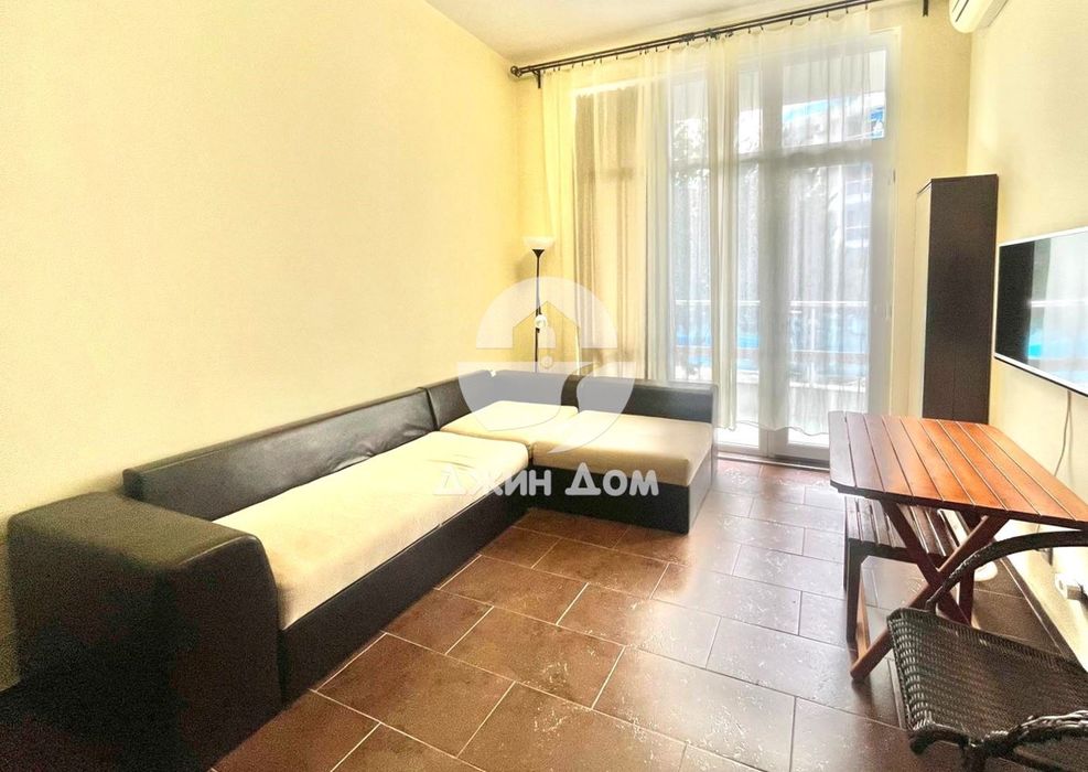 Просторен едностаен апартамент в к-с „ОДИСЕЙ“, гр. Несебър