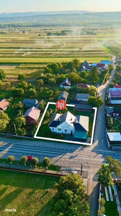 SE VIND 2 Spatii comerciale + Ap. 3cam. la casa, in Cornu Luncii, SV