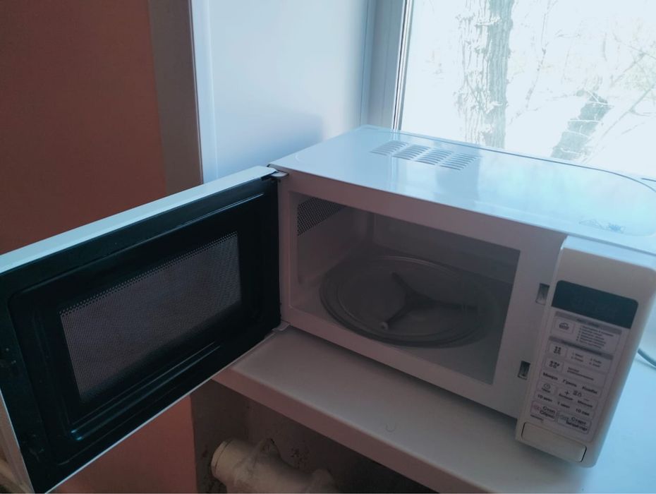 Продам микроволновую печь