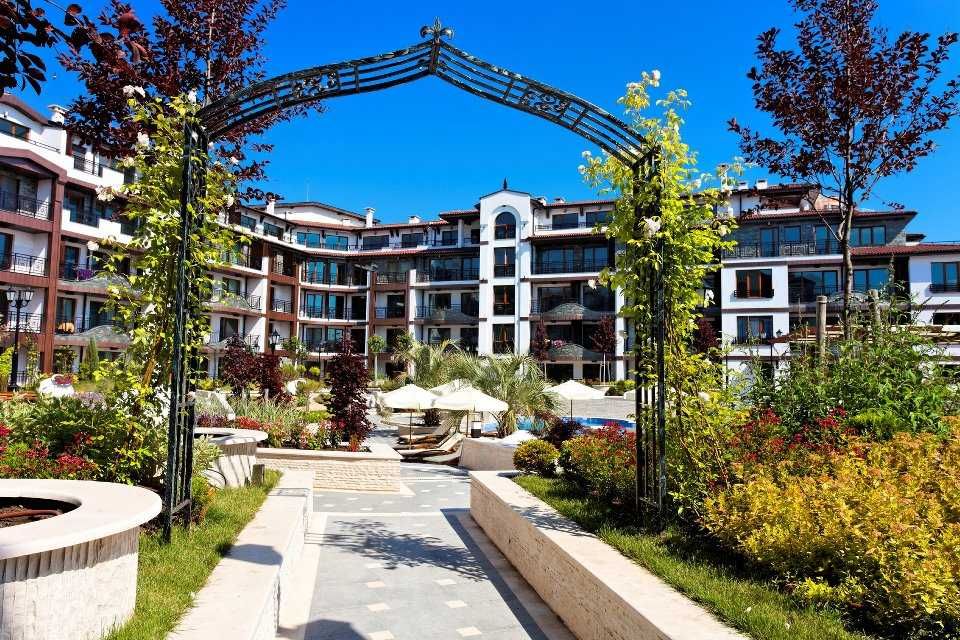 Продава се Тристаен апартамент в Поморие - 103 кв.м за 1447 €/кв.м - Снимка #14