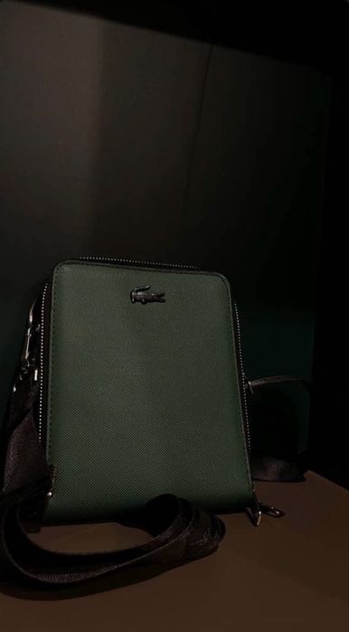Продам барсетку лакосте