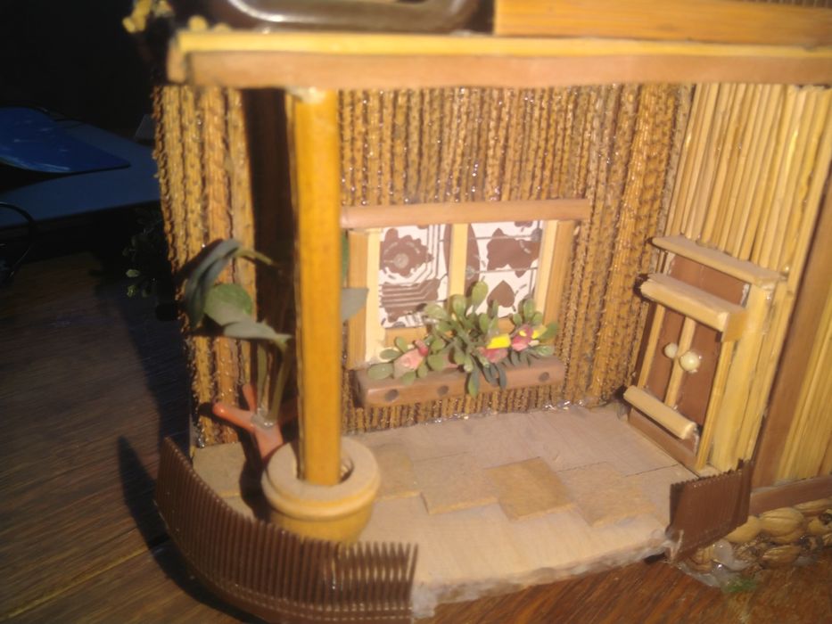 Декоративна ръчно направена къщичка