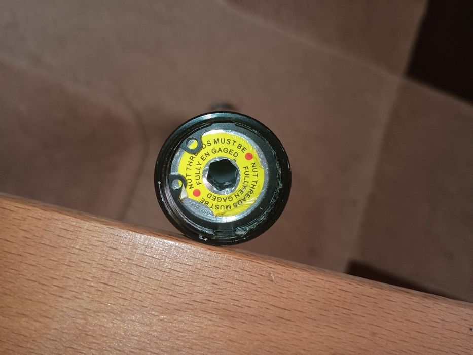 Vând tijă șa bicicletă aluminiu cu suspensie telescopică