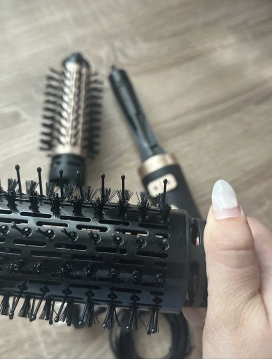 Perie rotativa cu aer cald 2 accesorii Alessandra Ambrosio