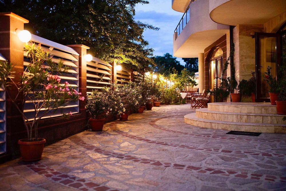 Продава се Хотел в с. Резово, Област Бургас - 868 кв.м за 1116 €/кв.м - Снимка #12