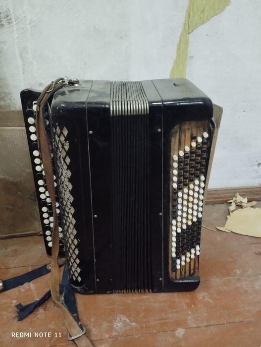 Продаётся боян в хорошем состоянии