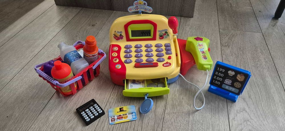 Детски касов апарат, работещ с батерии