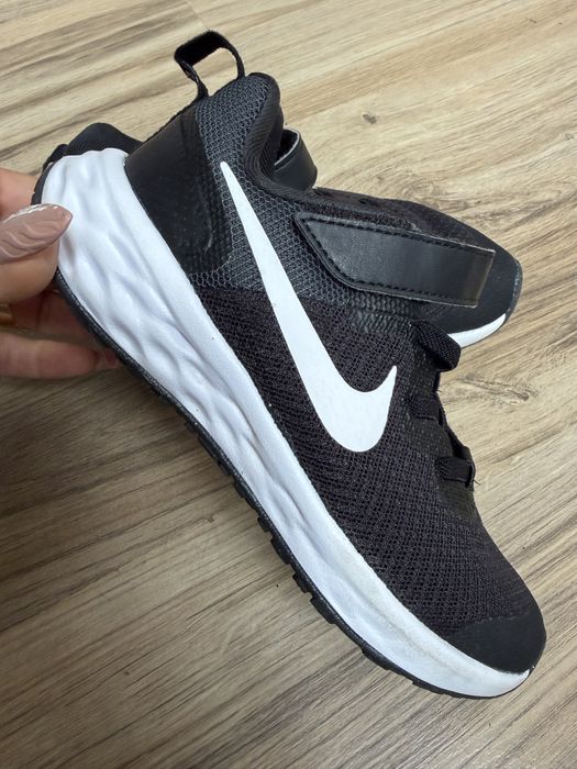 Оригинални юношески маратонки Nike Revolution 6! 30 н