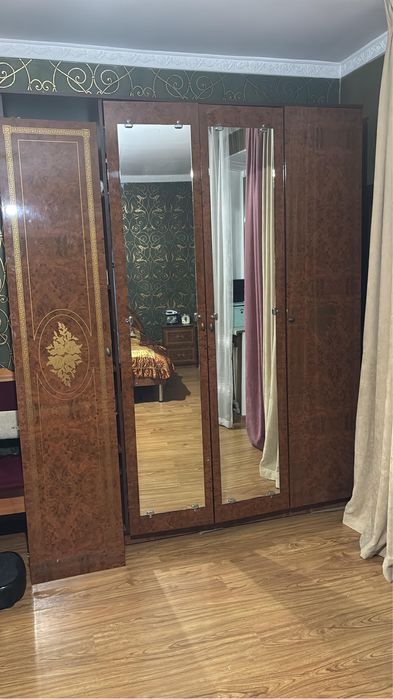 Продам спальный шкаф