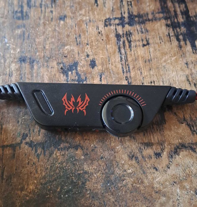 геймърски слушалки Kotion Each G2000, микрофон, LED светлини, червени