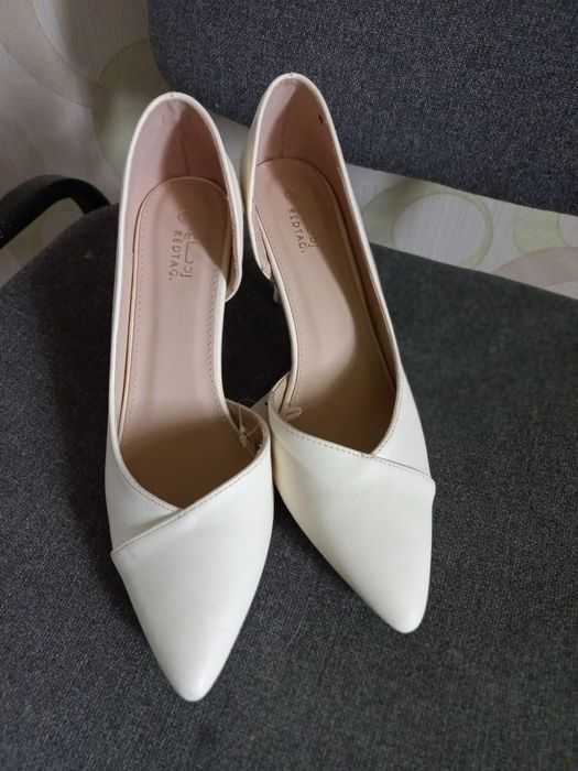 Женская обувь. Размер 39-40.