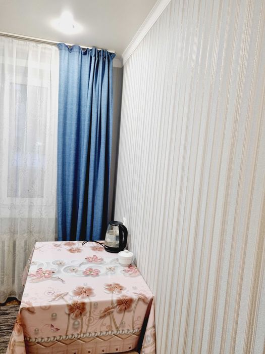 Сдам  2 комн квартиру в центре