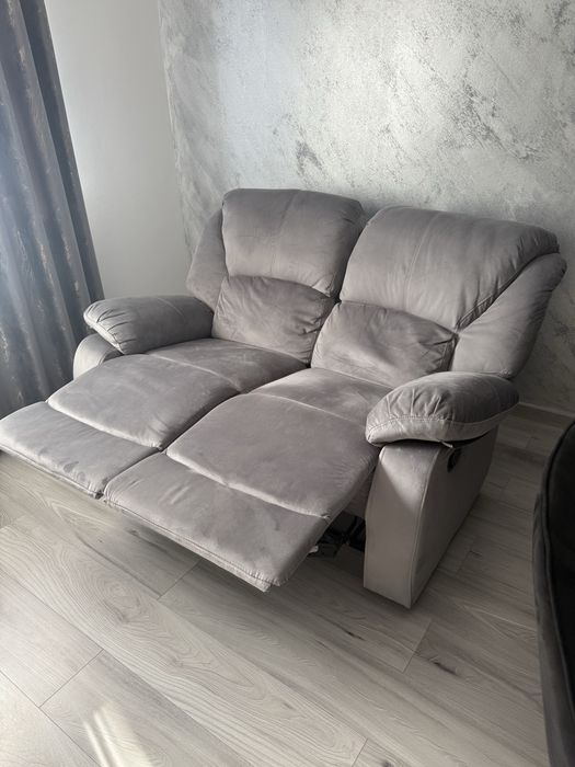 Canapea 2 locuri extensibilă - gri, catifea
