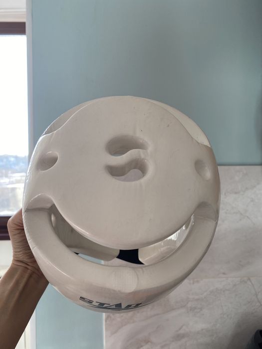 Шлем карате перчатки