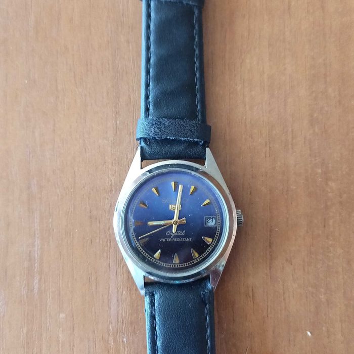 Ръчен мъжки часовник.