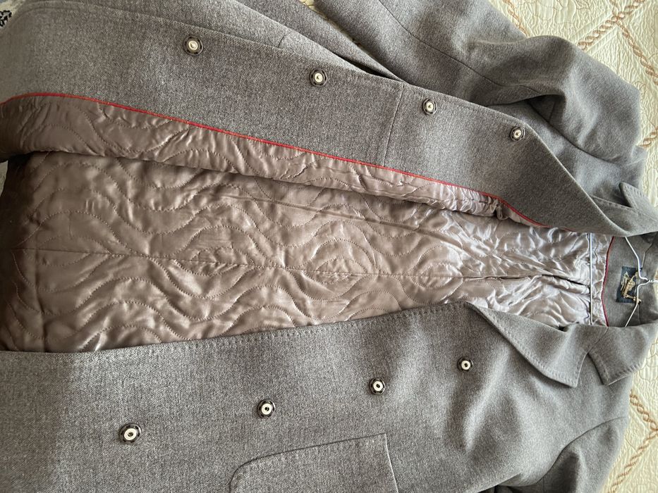 Продам демисезонное пальто