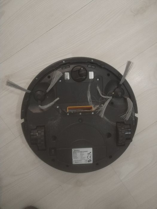 Прахосмукачка робот midea