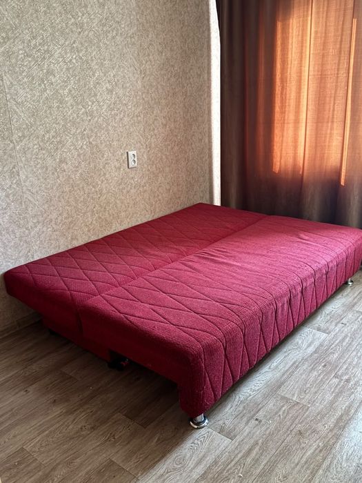 Диван в хорошем состоянии