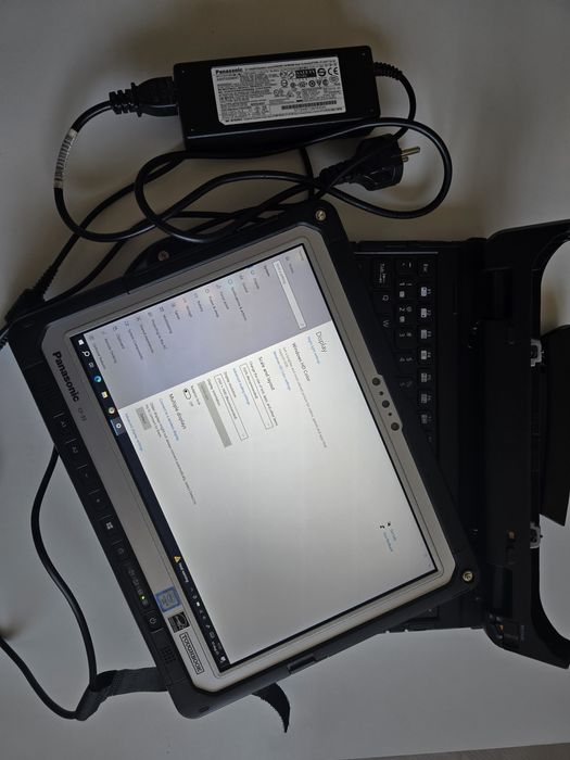 Tableta laptop 2 in 1 panasonic toughbook cf 33 impecabil ca nou 2 bat