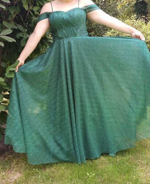 Зелена бална рокля