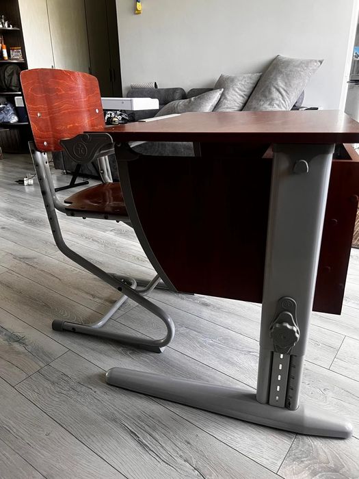 Парта ДЭМИ регулируемая