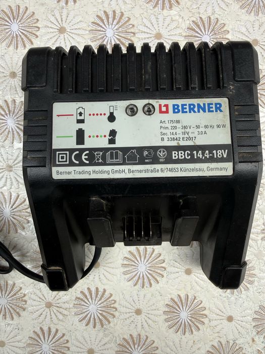 Зарядно устройство за батерии BERNER