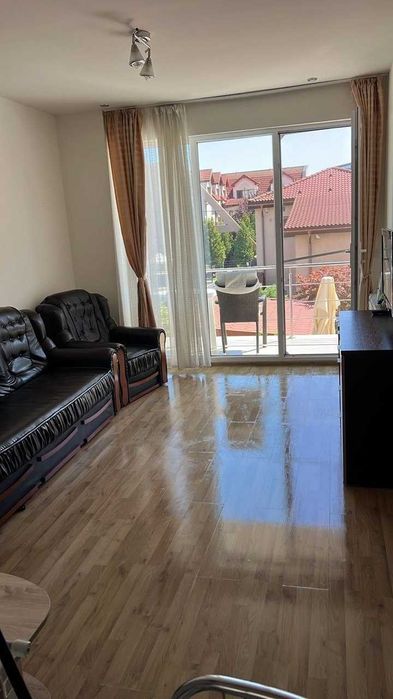 Apt. Mamaia-Nord 2 camere cu balcon & aer condiționat —10 min. de plajă