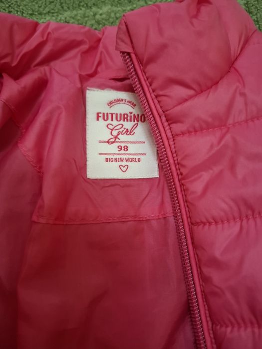 Продаются 2 курточки и джинсики