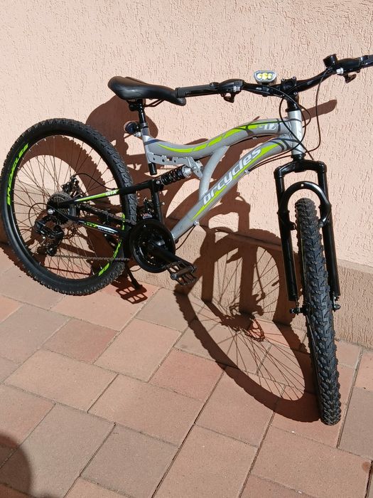 Vând bicicleta brcycles