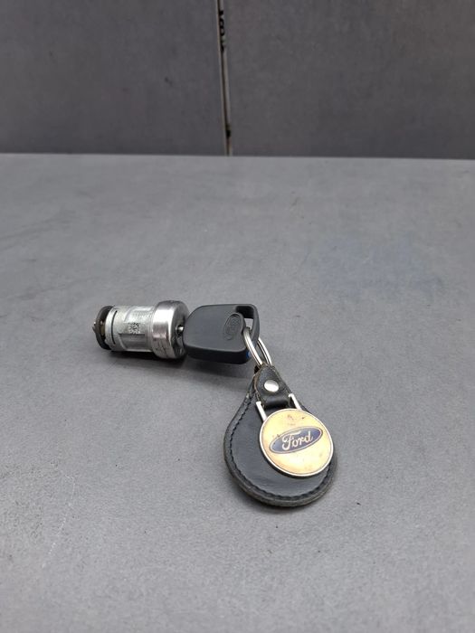 Contact cu cheie UC592300 A Ford Mondeo 1992 1.6 MT (90 hp)