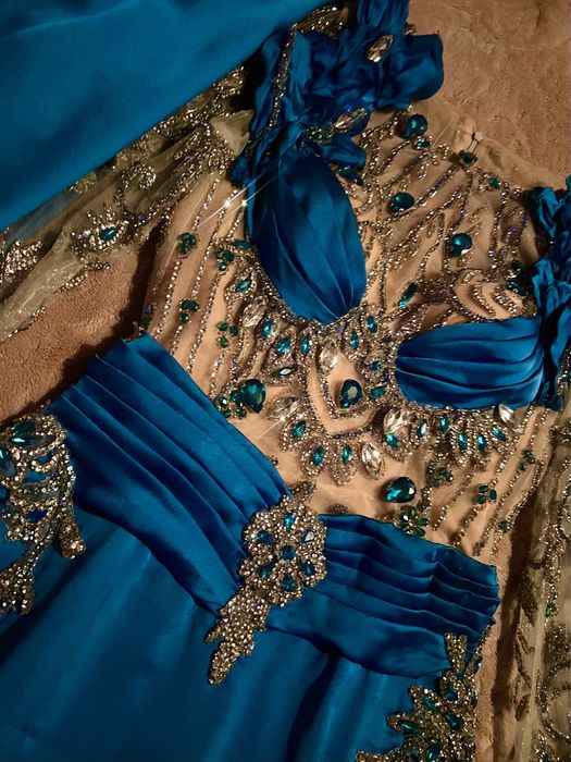 Вечернее платье