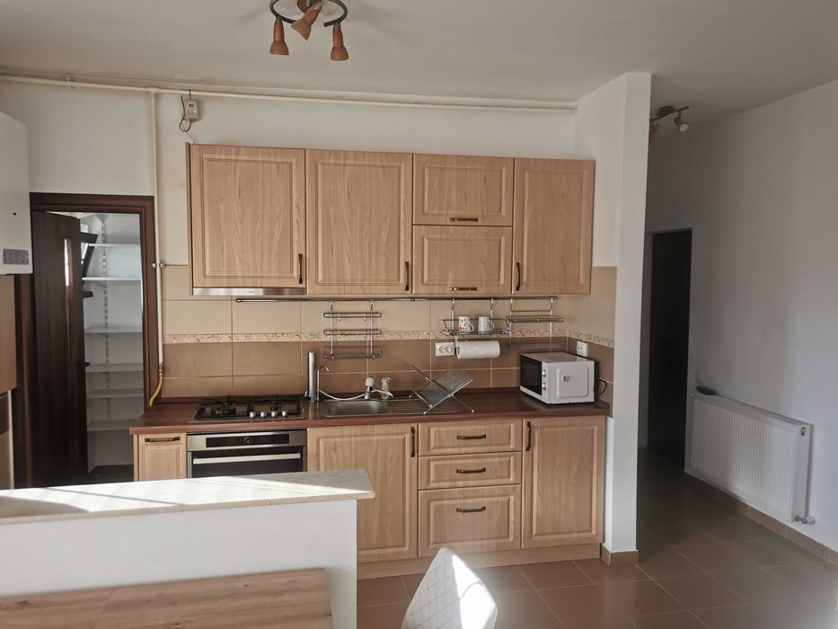 Vând apartament 3 camere 63 mp, Floresti str. Abatorului, zonă f. bună