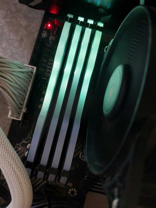 16GB DDR4 3200Mhz CL16 - RAM памет