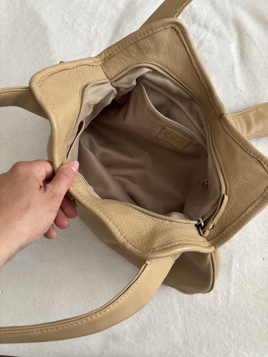 Естествена бежова кожа чанта