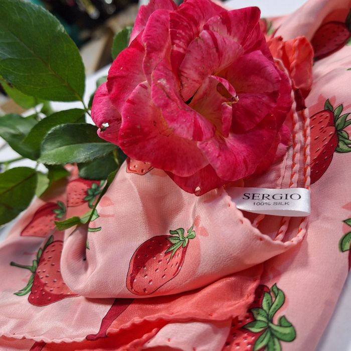 Esarfa matase Sergio! Capsunele!