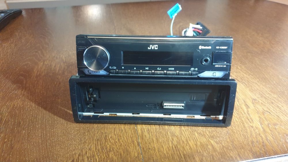 Авто плеър радио музика за кола  JVC  USB AUX Bluetooth  Блутут