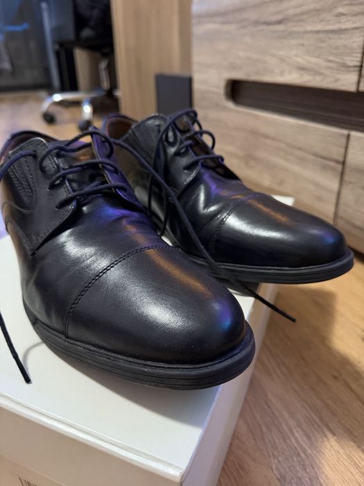 Официални мъжки обувки Clarks