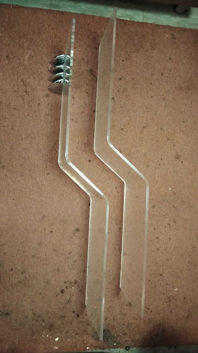 Rafturi plexiglas