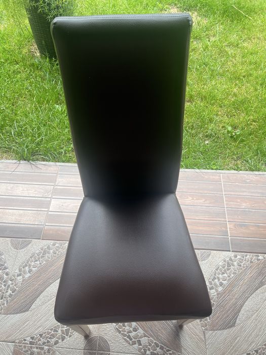 Scaune elegante maro si crem