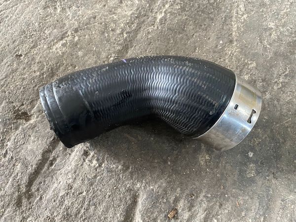 Furtun intercooler VOLVO XC60 S60 V60 2014+ 31338545