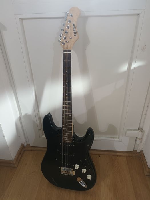 Chitara electrica strat. de la Clifton